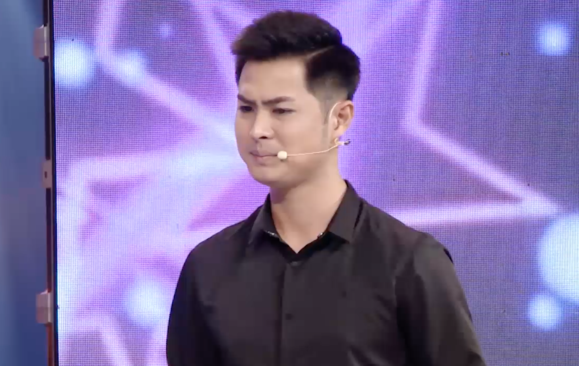 Quý ông hoàn hảo: Á hậu Hoàng Thùy sốc trước anh chàng đuổi thẳng bạn nữ trong lần đầu gặp gỡ Quý ông hoàn hảo: Á hậu Hoàng Thùy sốc trước anh chàng đuổi thẳng bạn nữ trong lần đầu gặp gỡ